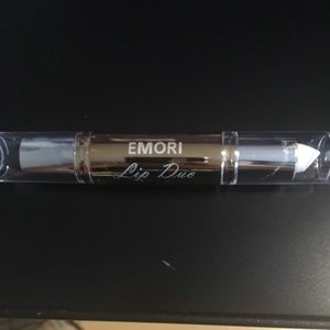 Black and White Lipstick Duo